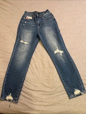 Judy Blue Distressed Boyfriend Fit Jeans with Queen of Hearts embellishment